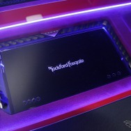 パワーアンプにはロックフォードのパワーシリーズを採用。600.4×2、1500.1×１で各スピーカーをパワフルにドライブする。
