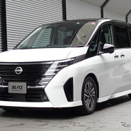 ブリッツ DAMPER ZZ-R　セレナ e-Power（GFC28）装着例（基準車高：フロント 38mmダウン / リア 46mmダウン）