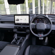トヨタ RAV4 PHEV GRスポーツ
