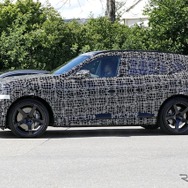 BMW iX5M 市販型のプロトタイプ