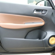 フィットの純正スピーカーがここまで変わる！ DSPアンプで知ったカーオーディオの奥深さ［car audio newcomer］by custom & car Audio PARADA　前編