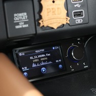 フィットの純正スピーカーがここまで変わる！ DSPアンプで知ったカーオーディオの奥深さ［car audio newcomer］by custom & car Audio PARADA　前編
