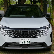 プジョー5008 GT HYBRID アルカンターラパッケージ