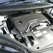 プジョー5008 GT HYBRID アルカンターラパッケージ