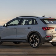 アウディ『A3オールストリート』改良新型