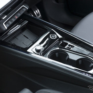 アウディ Q3スポーツバック TFSI クワトロ