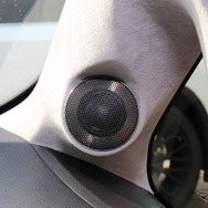 外付け「DSP」がシステムに組み込まれたオーディオカーの一例（製作ショップ:レジェーラ＜静岡県＞）。
