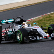 バルセロナテスト初日、王者ルイス・ハミルトンも登場