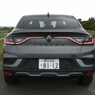 日本で終売になった旧型メガーヌに始まった、特徴的なテールランプのライトラインを踏襲