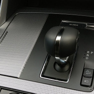 8速ATはトルクコンバーターレスならではのダイレクト感は希薄だが、伝達効率は高そうだった