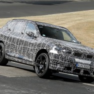BMW iX5 M 市販型のプロトタイプ