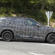 BMW iX5 M 市販型のプロトタイプ