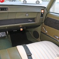 51年前のアメ車でスマホの音楽を楽しむ！ 1971年型オールズモビル『カトラス』を現代オーディオ化［car audio newcomer］by 東京車楽　前編
