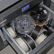MSTには3Dプリンターが大（1台）、中（2台）、小（2台）を完備。製作するパーツに合わせて設備を選べる設定になっている。