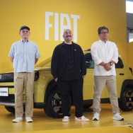 向かって左からステランティスジャパンの黒川部長、フィアットのロンゴ氏、ステランティスジャパンの成田社長