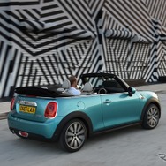 新型MINIコンバーチブル