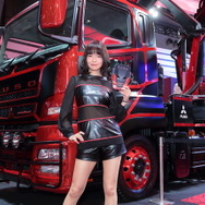 三菱ふそうブースから（東京モーターショー15）