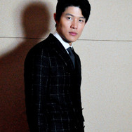 鈴木亮平／photo：Naoki Kurozu