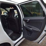 ボルボ XC60 T6 AWD R-デザイン