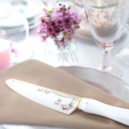 ダイニングシーンを華やかに彩るMinova Ceramic Jewel Knives（ミノバ セラミック ジュエル ナイフ）の「ROYAL GARDEN」