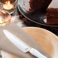 ダイニングシーンを華やかに彩るMinova Ceramic Jewel Knives（ミノバ セラミック ジュエル ナイフ）の「YUSAKURA」