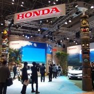 「SMART MOBILITY CITY」内のホンダブース