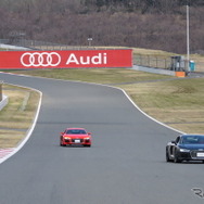 新型のアウディR8。