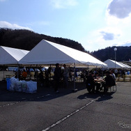 地元グルメや物産品も販売された（3月27日、スバルファンミーティング、栃木県佐野市・スバル研究実験センター）