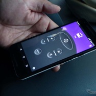 リアからでもAV操作が可能になるスマホ用アプリにも対応