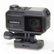 いかにもGARMINらしいデザイン。アクションカメラは白やシルバーなど派手な色が多いが、プロの使う撮影機材はすべて黒いことからも分かるように、アクションカメラも黒くするのが正解だ。