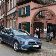 VW パサートGTE（フライブルク旧市街）（撮影場所は自動車進入可能エリア）