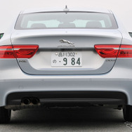 ジャガー XE 20d ピュア