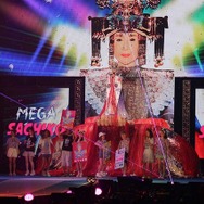 MEGA SACHIKO- (C) GirlsAward2016 SPRING/SUMMER