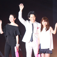 長澤まさみ、大泉洋、有村架純- (C) GirlsAward2016 SPRING/SUMMER