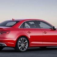 アウディ S4 新型