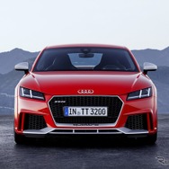 新型アウディ TT RS クーペ