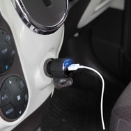 ［写真1］ 槌屋ヤック『USBダイレクト充電器　2.4A』