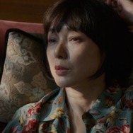 桃井かおり『火 Hee』-(C)YOSHIMOTO KOGYO、チームオクヤマ