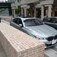 BMW 7シリーズ リモート・パーキング デモ