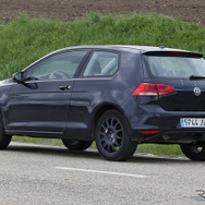 VWの新型クロスオーバーSUV 開発車両 スクープ写真