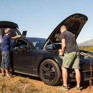 ポルシェ パナメーラ 次期型の開発プロトタイプ車両