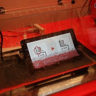富士通「ARROWS Tab Q506/ME」　水にぬれた状態でもタッチペン操作にすばやく反応