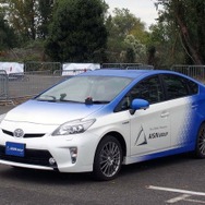 アイシン精機の自動運転デモに使われたプリウス（ITS世界会議15）