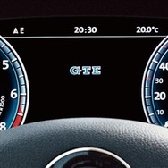デジタルメータークラスター“Active Info Display