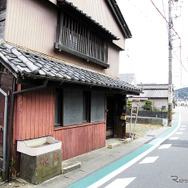 伊勢神宮、内宮と外宮を結ぶ旧街道・古市参宮街道を歩く。江戸時代のにぎわいを感じる猿田彦神社や麻吉旅館へ（AIR & BUS成田発伊勢行きツアー）
