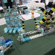 アーテックのブースでは学研エデュケーショナルがSTEM型のロボットプログラミング講座学研「もののしくみ研究室」を展示中