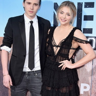 クロエ・グレース・モレッツ＆ブルックリン・ベッカム-(C)Getty Images