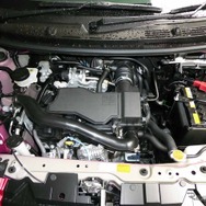 エンジンは直列3気筒の1リッターのみ。1.3リッターは廃止された