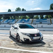 新型 ホンダ シビック タイプR（イタリアのモンツァ）