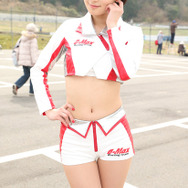 B-MAX Racing girl